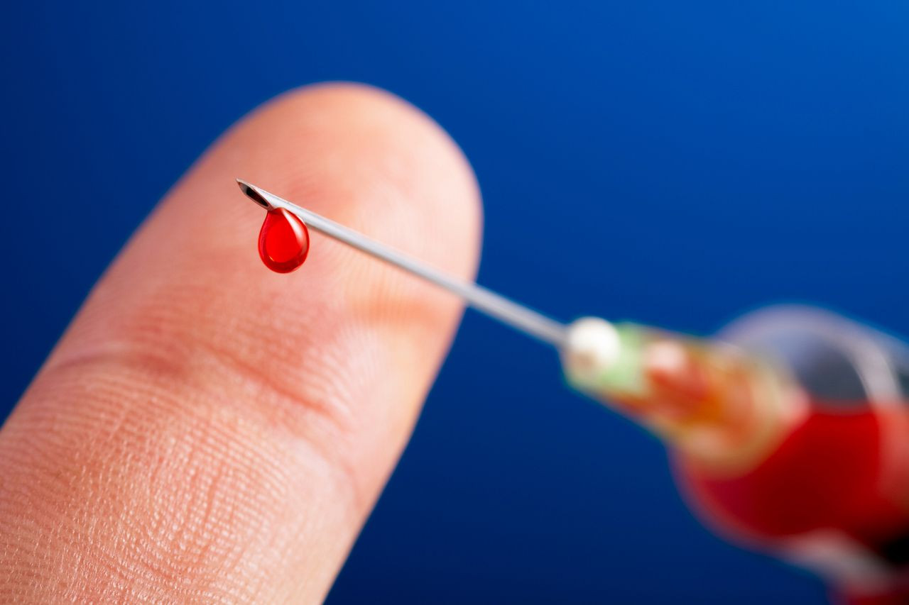 Komşuda korkunç skandal ! Yüzlerce kişiye enjektörle HIV bulaştırıldı