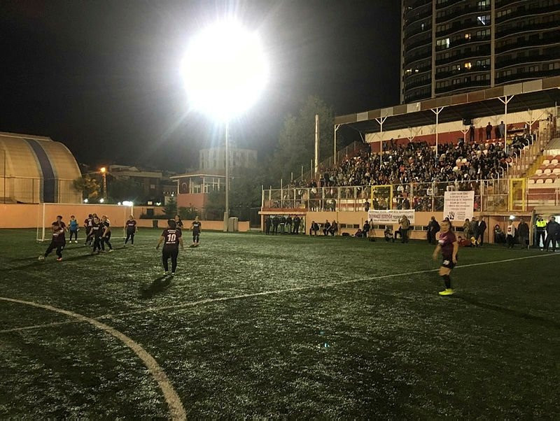 İstanbul'da kadınlar sahaya indi; Kadına Şiddete Hayır!