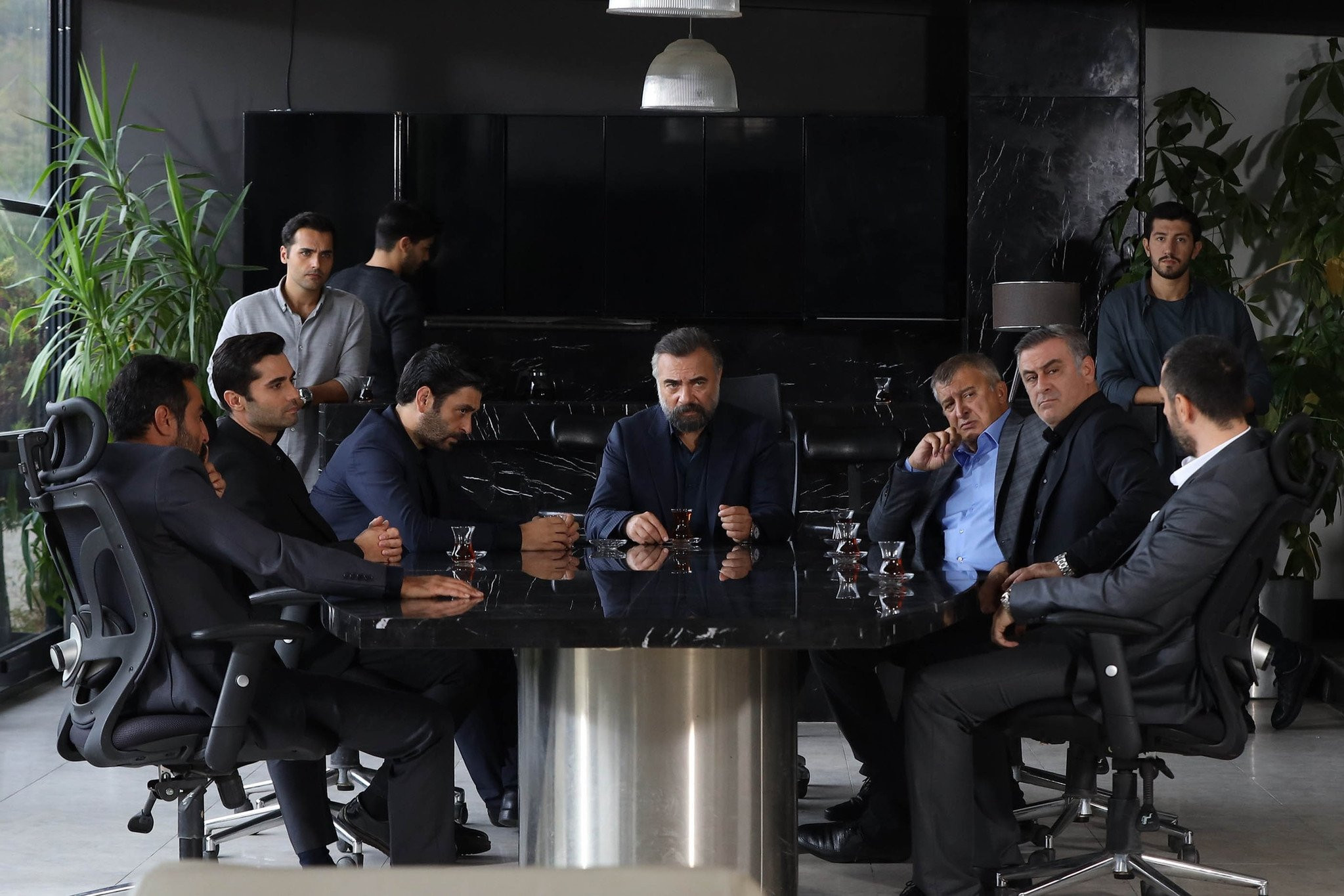 Eşkıya Dünyaya Hükümdar Olmaz’da Hızır tetikte bekliyor