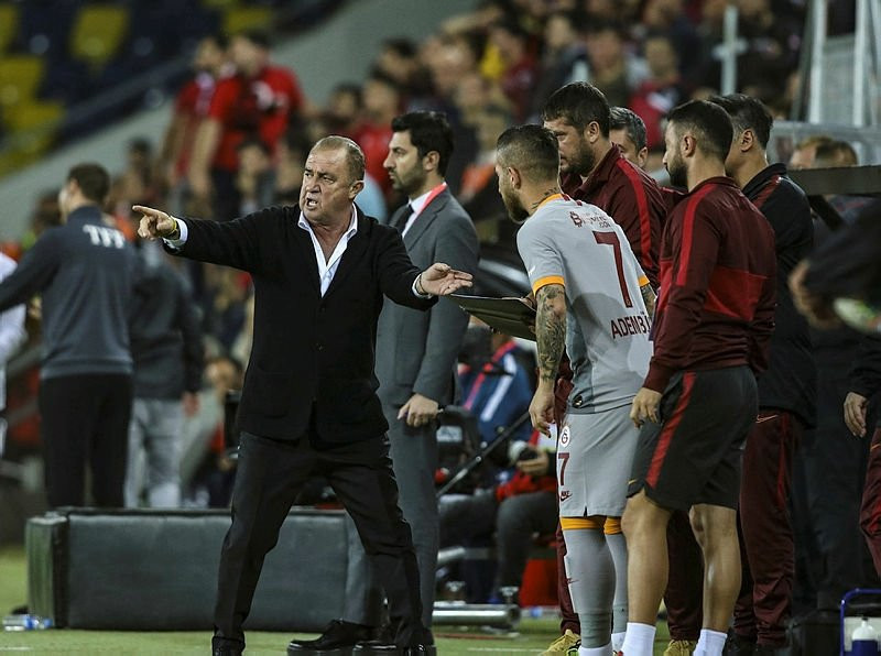 Galatasaray teknik heyetinden flaş itiraf