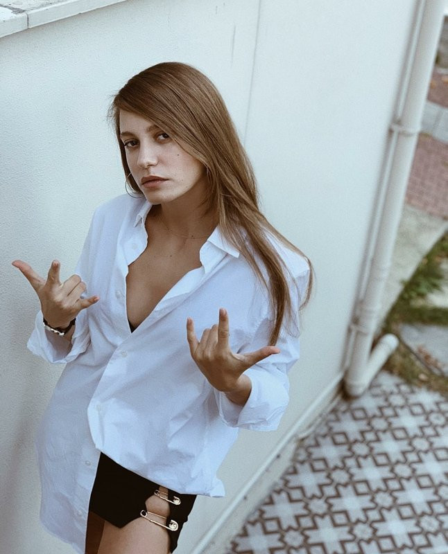 Serenay Sarıkaya’dan hayranlarını üzen karar