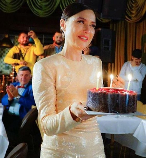 Şevval Sam'ın yeni yaş paylaşımına beğeni yağdı