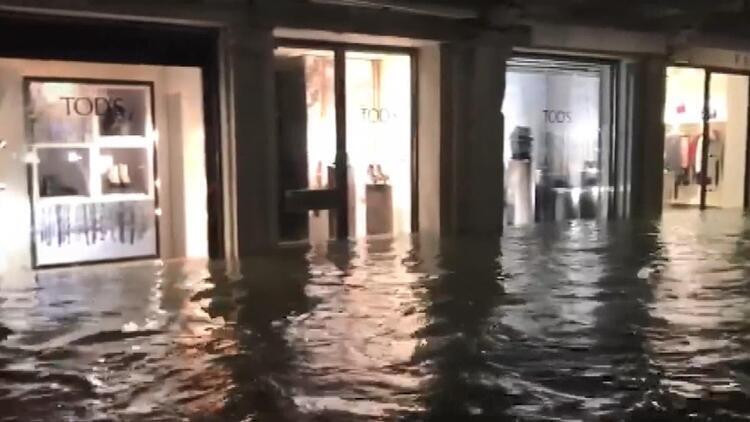 Venedik sular altında ! 2 kişi hayatını kaybetti