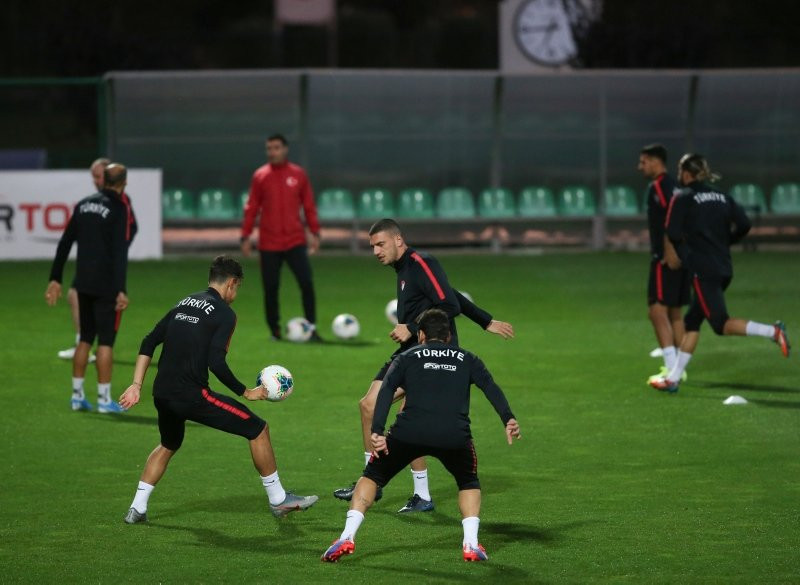Şenol Güneş'ten sürpriz karar! İşte Türkiye İzlanda maçı ilk 11'i