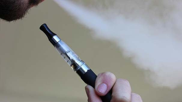 Elektronik sigara kabusu sürüyor ! 17 yaşındaki gence akciğer nakli