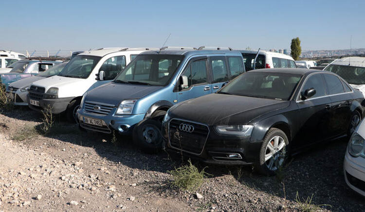 Yediemin otoparkına çekilen yüzlerce araç hurdaya döndü