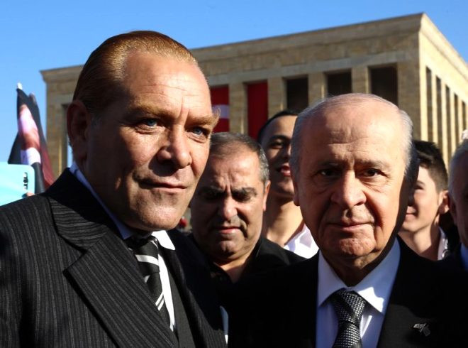 ''Çakma Atatürk''lerin ekmek kavgası ! Birbirlerine girdiler...