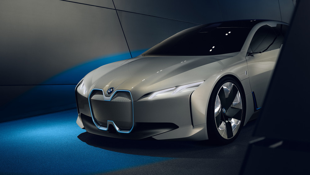 BMW i4, Tesla'ya rakip oluyor!