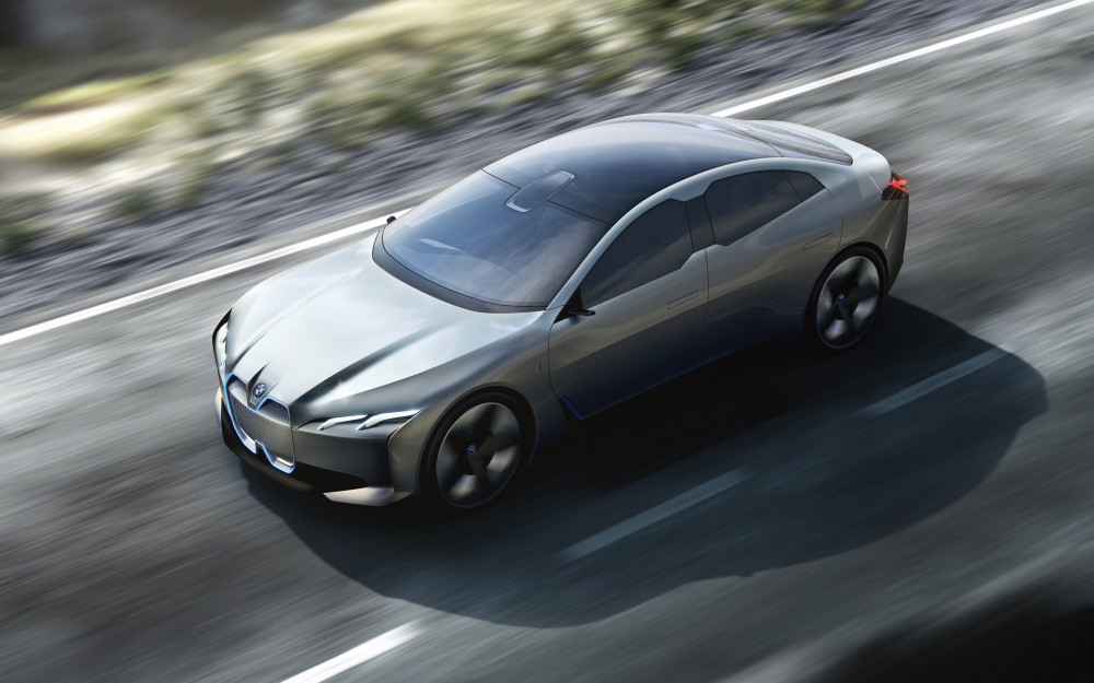BMW i4, Tesla'ya rakip oluyor!