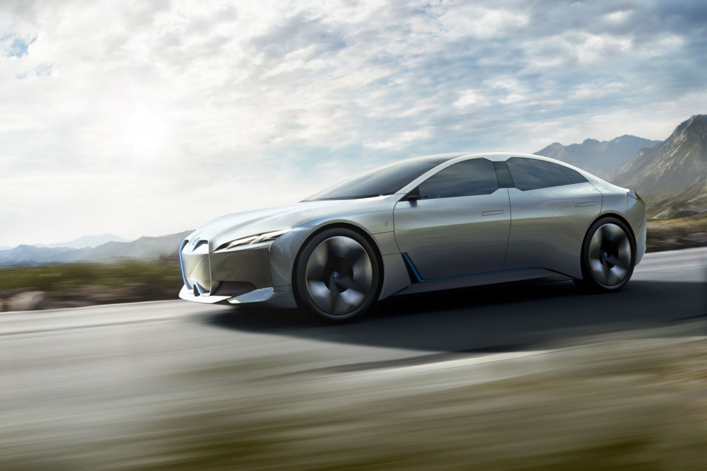 BMW i4, Tesla'ya rakip oluyor!