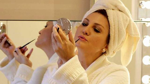 49'luk Sibel Can'dan olay poz
