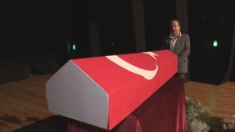 Usta tiyatrocu Yıldız Kenter'e son veda!