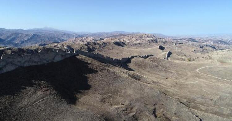 Sivas'ta doğal Çin Seddi bulundu
