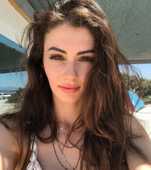Afili Aşk’ın yıldızı Burcu Özberk’ten ‘aşk’ itirafı