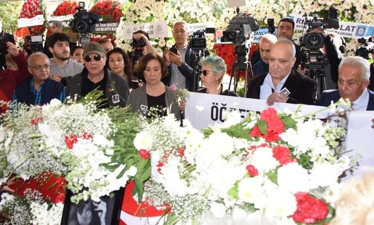 Yıldız Kenter'in cenazesinde gergin anlar