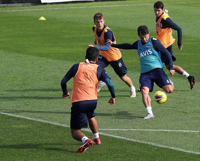 Fenerbahçe'de sol bek için temaslar hızlandı