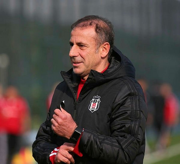 Beşiktaş'ın yıldızına kancayı taktılar! Devre arası yolcu