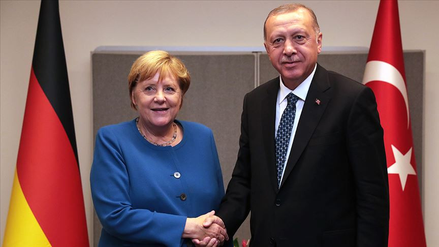 Merkel'den Türkiye açıklaması: Mali yardıma hazırız