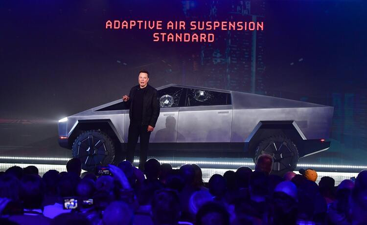 Elon Musk'ın şirtketi Tesla'nın yeni canavarı: Zırhlı ve elektrikli pick-up