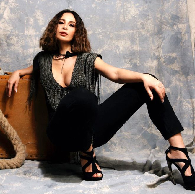Betül Demir'den mayolu paylaşım