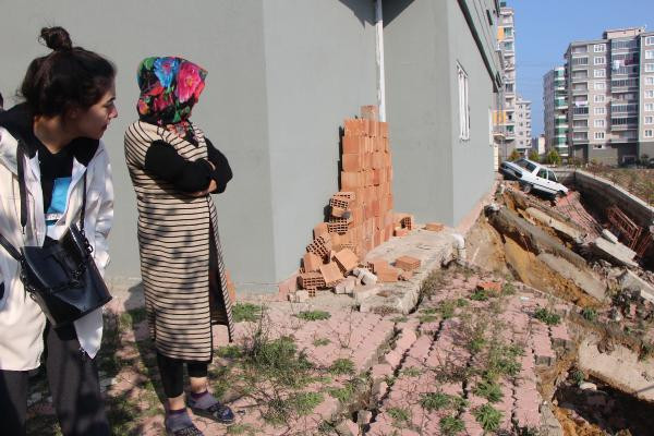 Samsun'da faciadan dönüldü ! 6 katlı bina boşaltıldı
