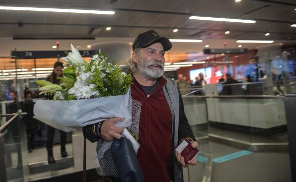 Haluk Bilginer İstanbul'a döndü: Böyle bir enerjiye ihtiyaç varmış