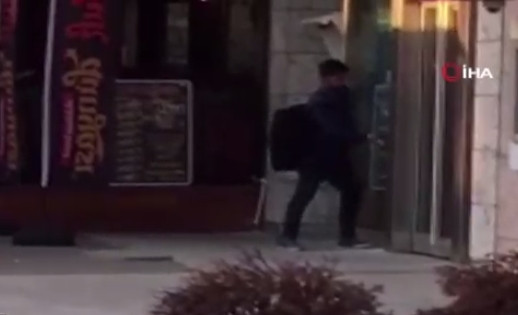 Çekiçli banka soygunu girişimi