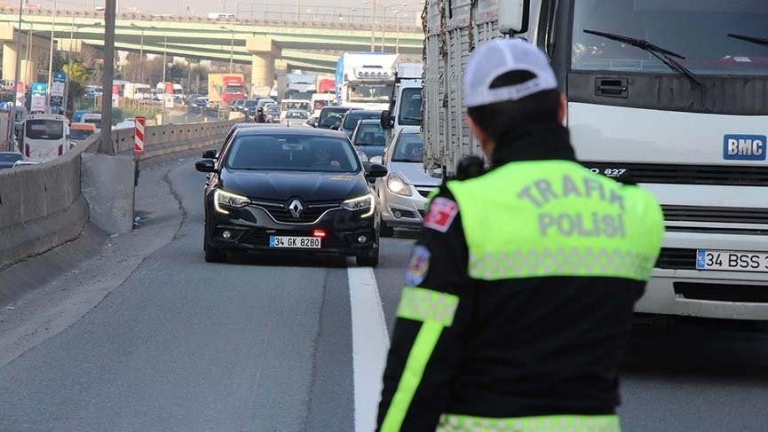 Trafikte "ohhh be!" dedirtecek bir çakarlı araç kararı daha !
