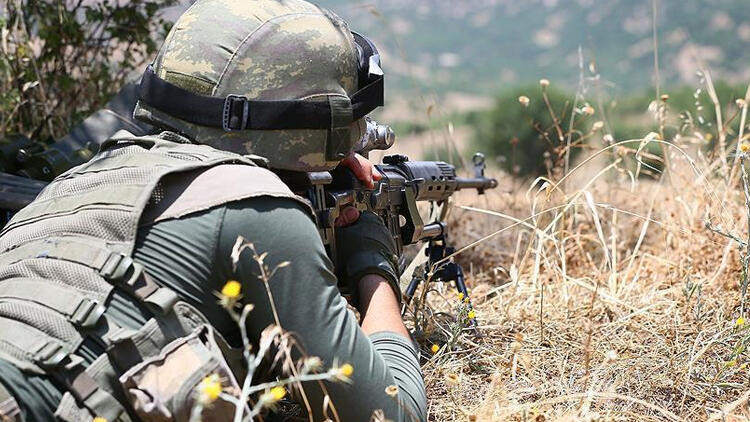 PKK'ya ağır darbe ! 8 terörist öldürüldü