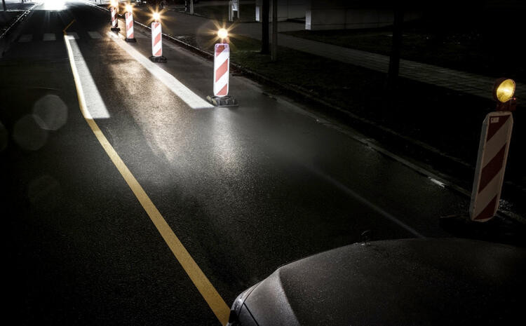 Otomobiller değişiyor ! İşte akıllı far sistemi