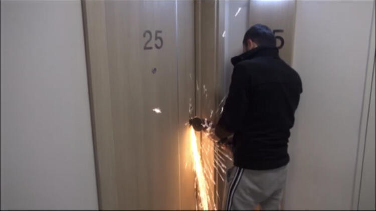 Rezidanstaki dolaptan 3 milyon TL çıktı ! O anlar kamerada