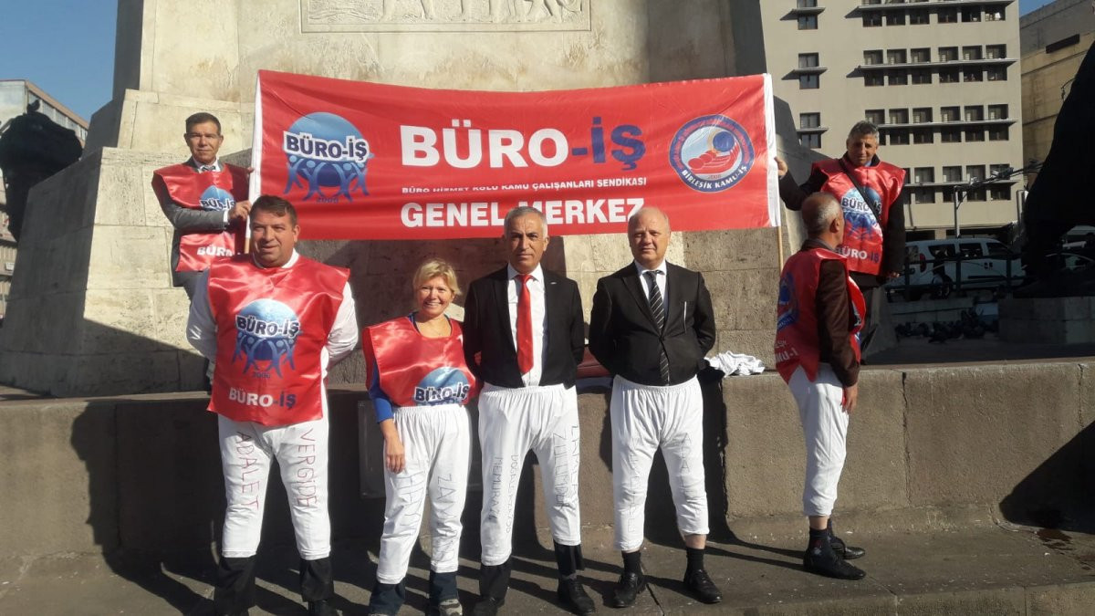 Bütçeyi ''don'' giyip protesto ettiler!