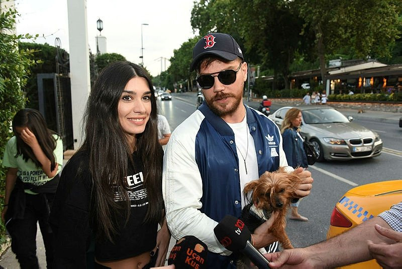 Sinan Akçıl'ın Burcu Kıratlı paylaşımı olay yarattı