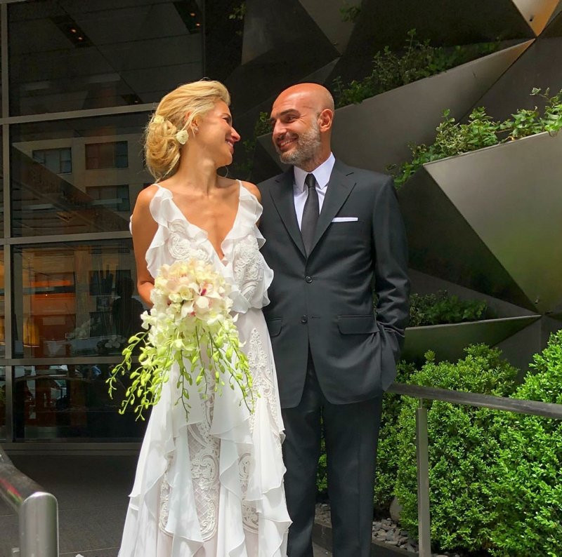 Burcu Esmersoy ve Berk Suyabatmaz ayrılığının nedeni sanal ihanet mi ?