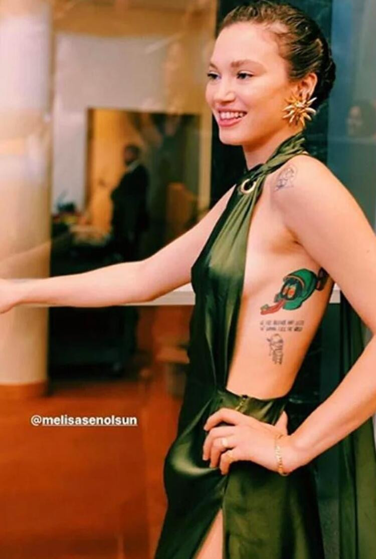 Melisa Şenolsun'dan küvet pozu