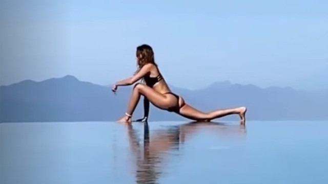 Eliz Sakuçoğlu bikiniyle spor yaptı