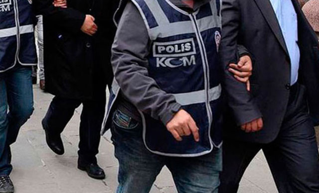 İstanbul'da FETÖ'nün hücre evlerine peşpeşe baskın