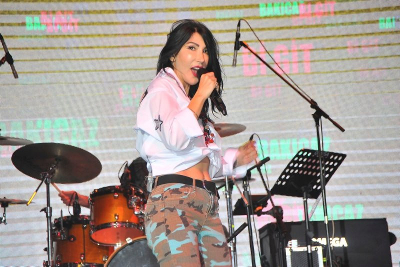 Hande Yener'den rakiplerine: Hepsinin mekanı cennet olsun