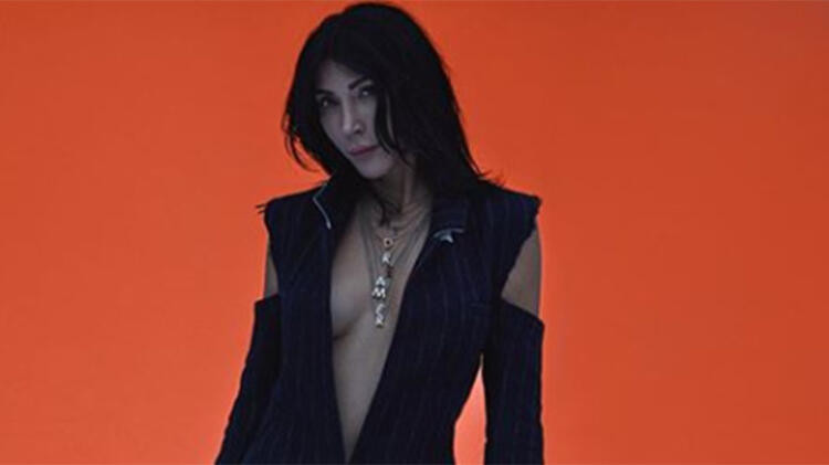 Yeni yıla yeni imaj ! Hande Yener'den cesur paylaşım