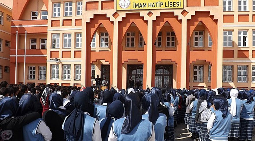Diyanet, imam hatipleri ''kalitesiz'' ilan etti