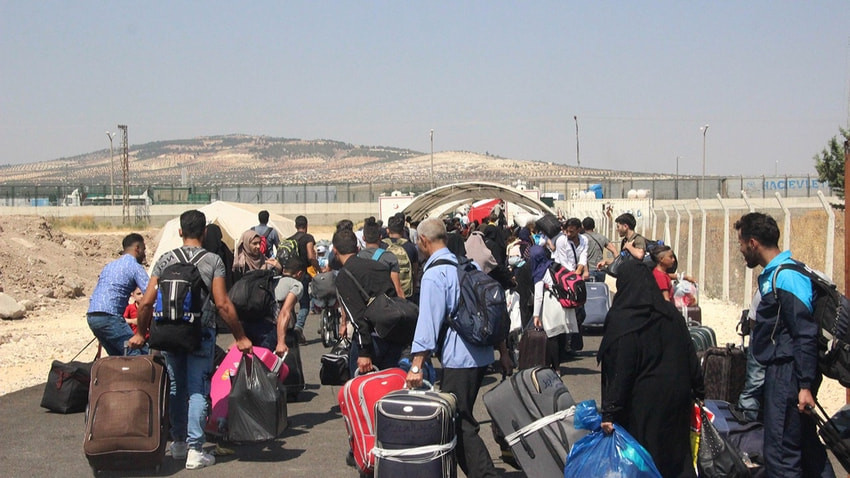 Sınırda sıcak gelişme! 12 bin Suriyeli daha sınırımıza dayandı!