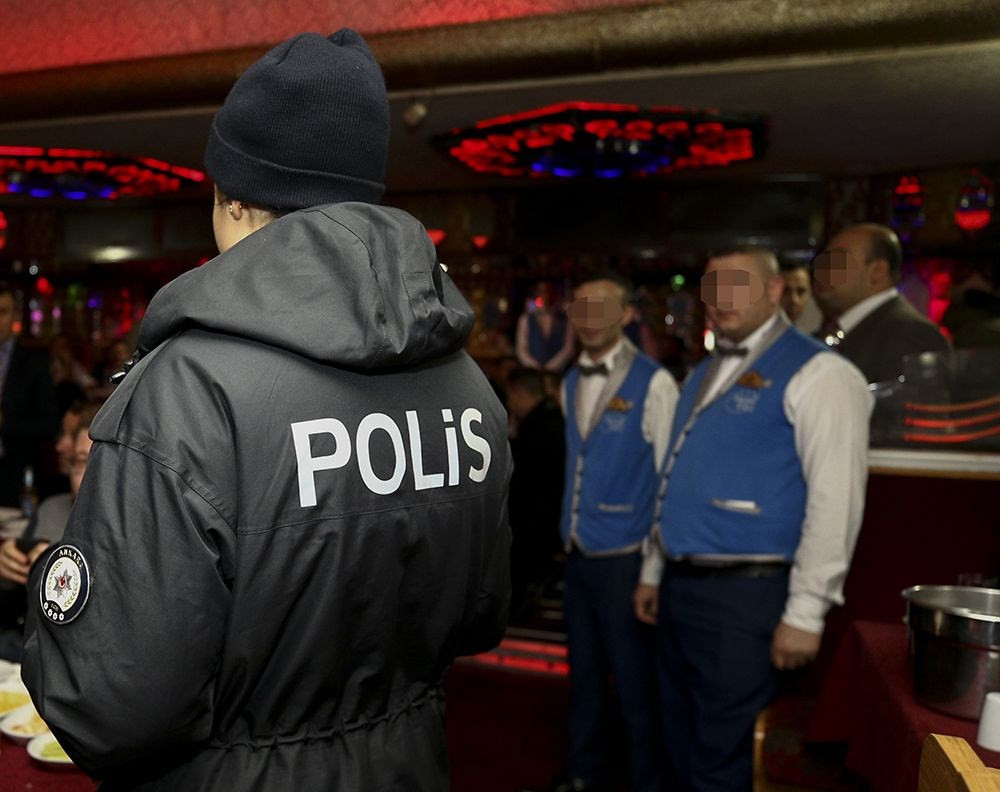 Ankara'da pavyonlara polis baskını