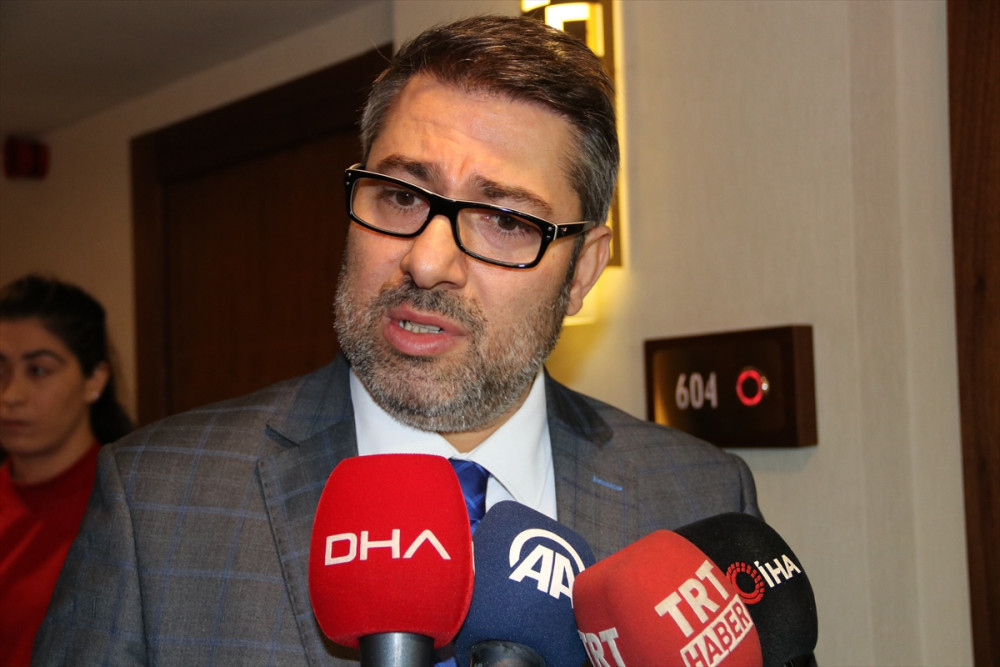 Temizlik görevlileri, otel odasında 7 kilo tarihi altın para buldu