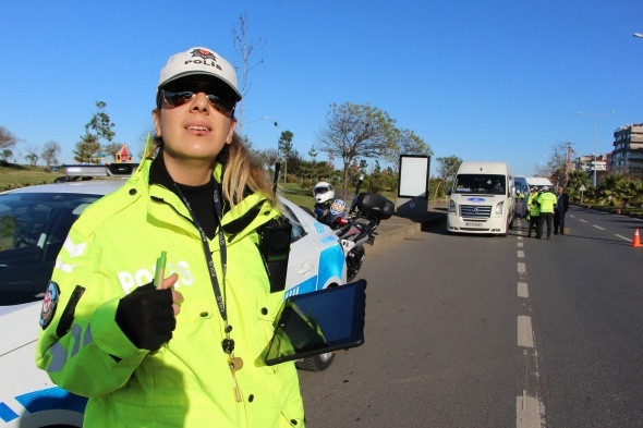 Saç baş yolduran trafik onlara emanet!