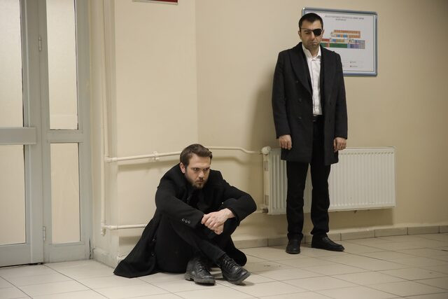 Çukur'da Yamaç'a iki şok birden! Cumali de mi ölüyor ?