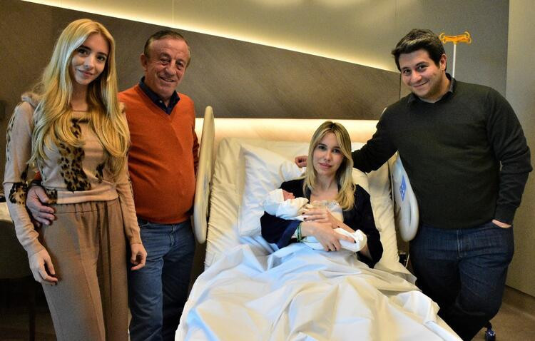 Ali Ağaoğlu'nun torun sevinci - Resim: 2