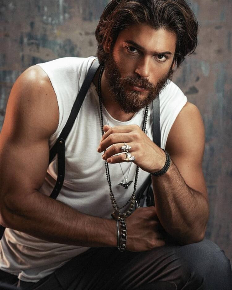 Can Yaman'a ünlülerden tepki yağdı