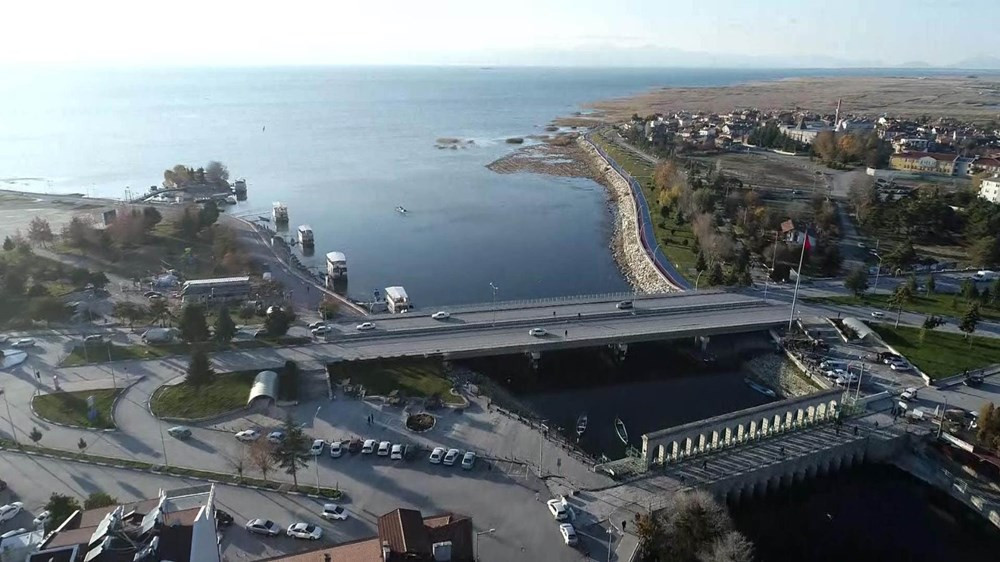 Beyşehir Gölü'nde korkutan görüntü ! Su seviyesi 20 metre düştü