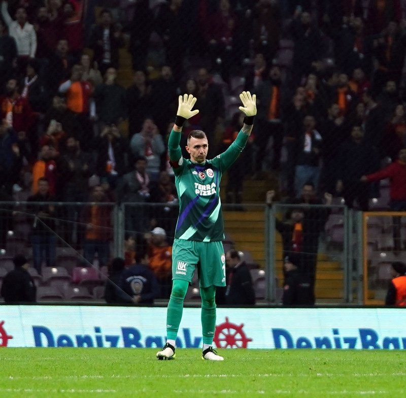 Rıdvan Dilmen'den flaş Fernando Muslera yorumu