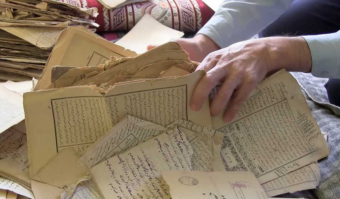 Dedelerinden kalan sandıktan 400 yıllık tarih çıktı